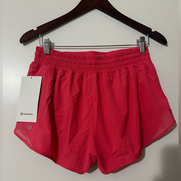 NWT Lululemon Hotty Hot High-Rise Lined Short 2.5” Glaze Pink Size 8 - Picture 6 of 7